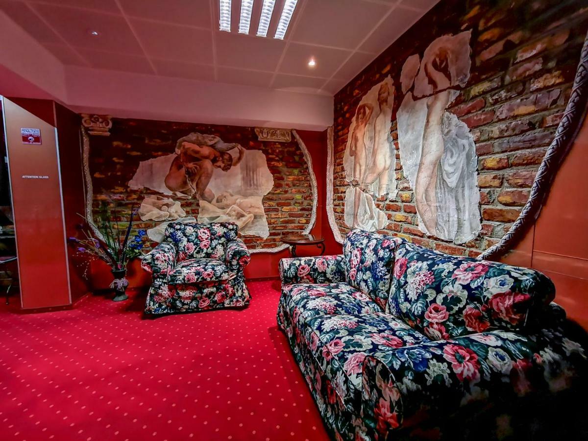 Grand Pier Boutique Luxury King And Queen Deluxe Rooms, With Free Welcome Breakfast For All Stays Up To 4 Nights Бухарест Экстерьер фото